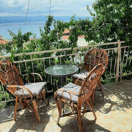 Apartments Tina Омиш Экстерьер фото