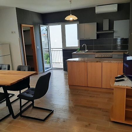 Apartments Tina Омиш Номер фото