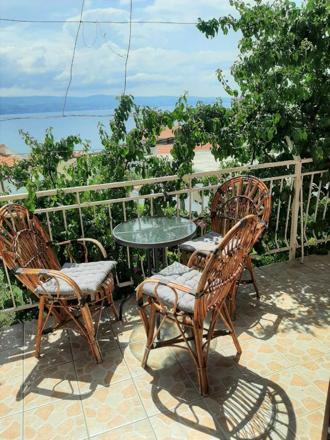 Apartments Tina Омиш Экстерьер фото