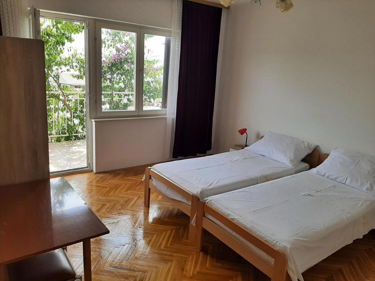 Apartments Tina Омиш Экстерьер фото