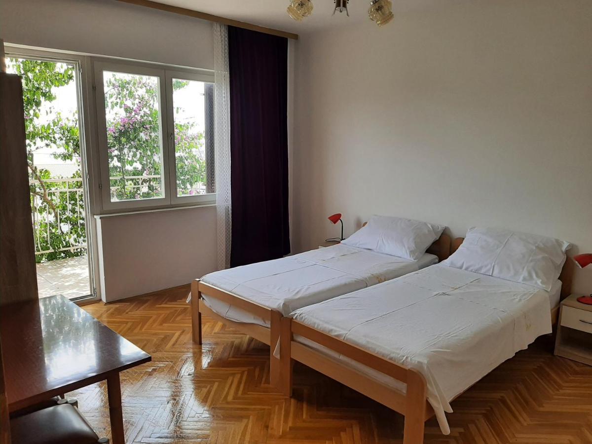 Apartments Tina Омиш Экстерьер фото