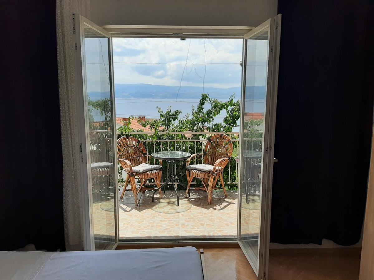 Apartments Tina Омиш Экстерьер фото