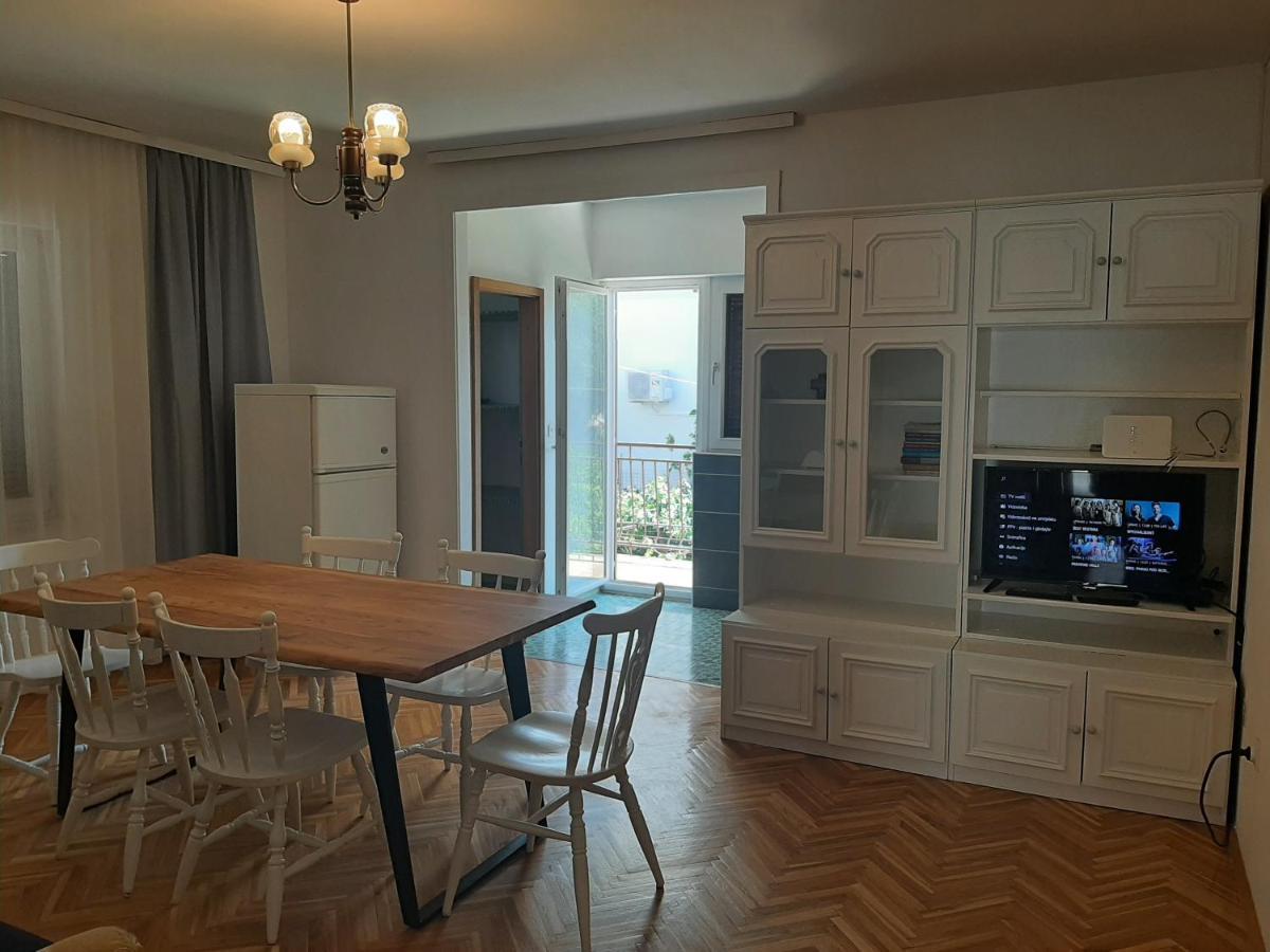 Apartments Tina Омиш Экстерьер фото
