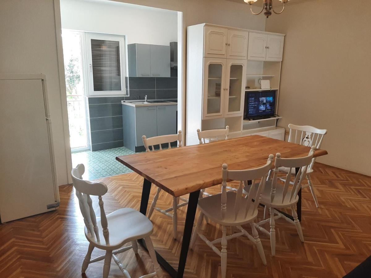 Apartments Tina Омиш Экстерьер фото