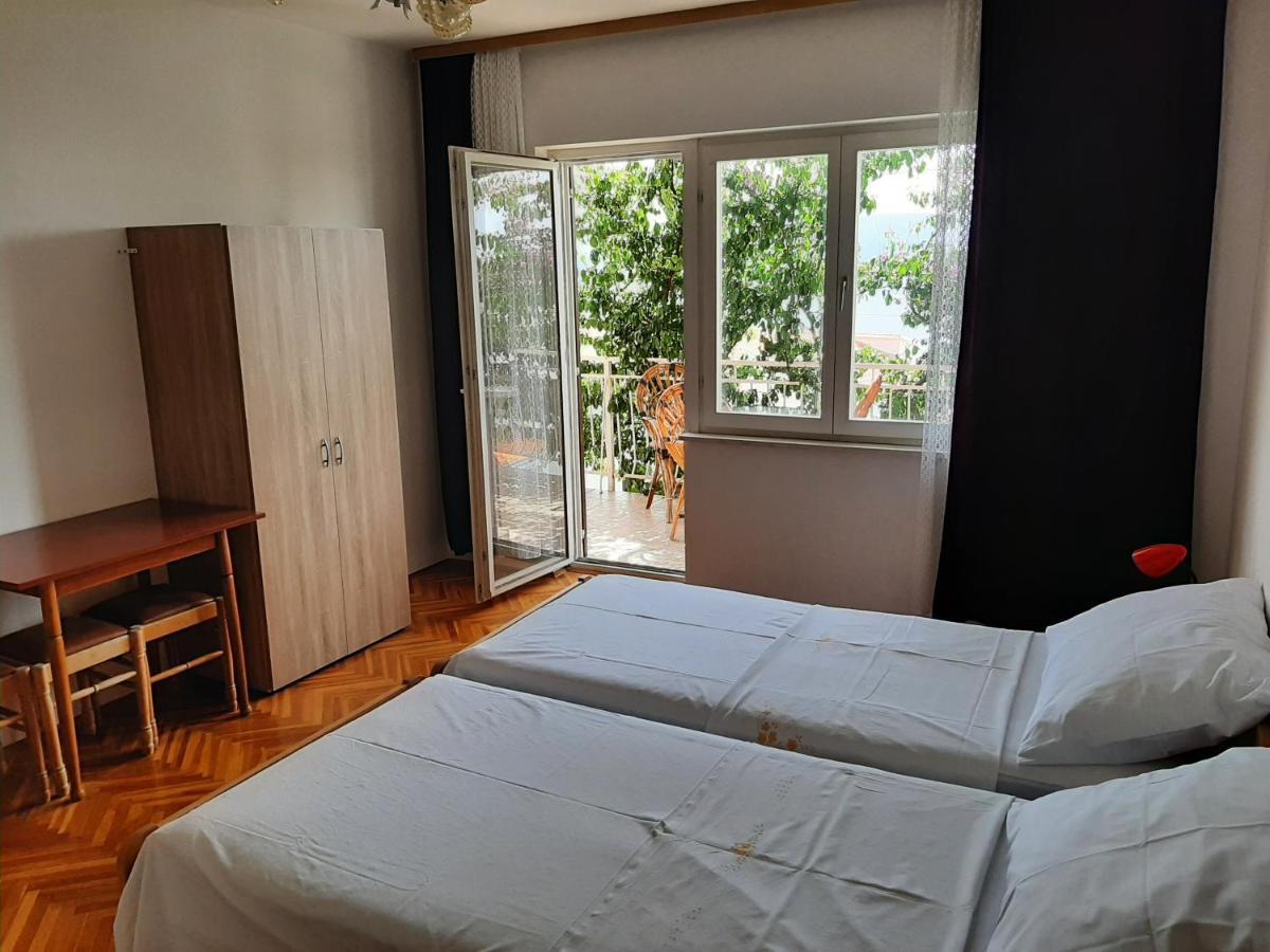 Apartments Tina Омиш Экстерьер фото