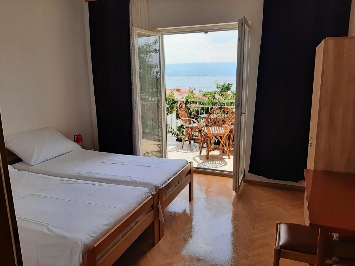 Apartments Tina Омиш Экстерьер фото