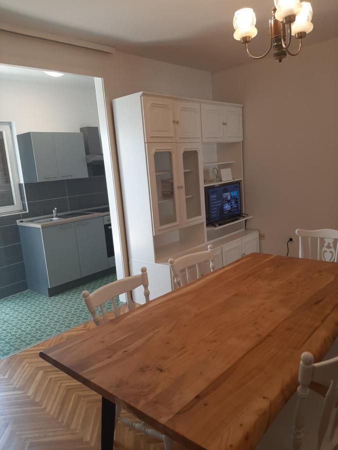 Apartments Tina Омиш Экстерьер фото